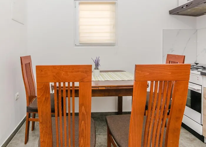 Lovely Apartment M&K In Peaceful Area - Zadar